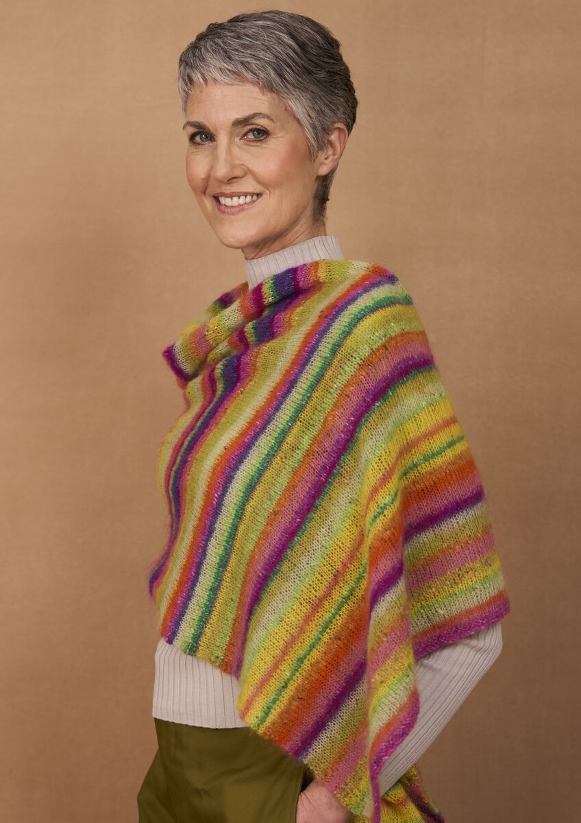 Winter Sunset Wrap – pletený projekt z kolekce Kaffe Fassett